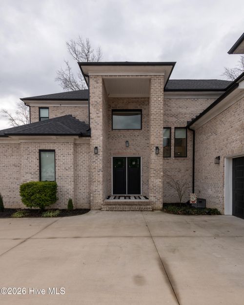 2221 Brook Fields Dr, Winterville, NC, 28590-1349 | Card Image