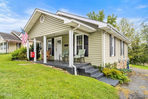 1821 Broad St, Bristol, TN, 37620-1921 | Card Image