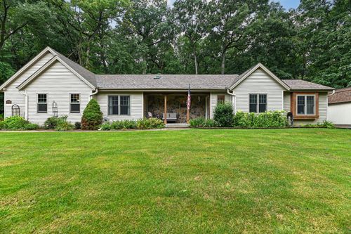 2943107 Bittersweet Ln, Pewaukee, WI, 53072-3269 | Card Image