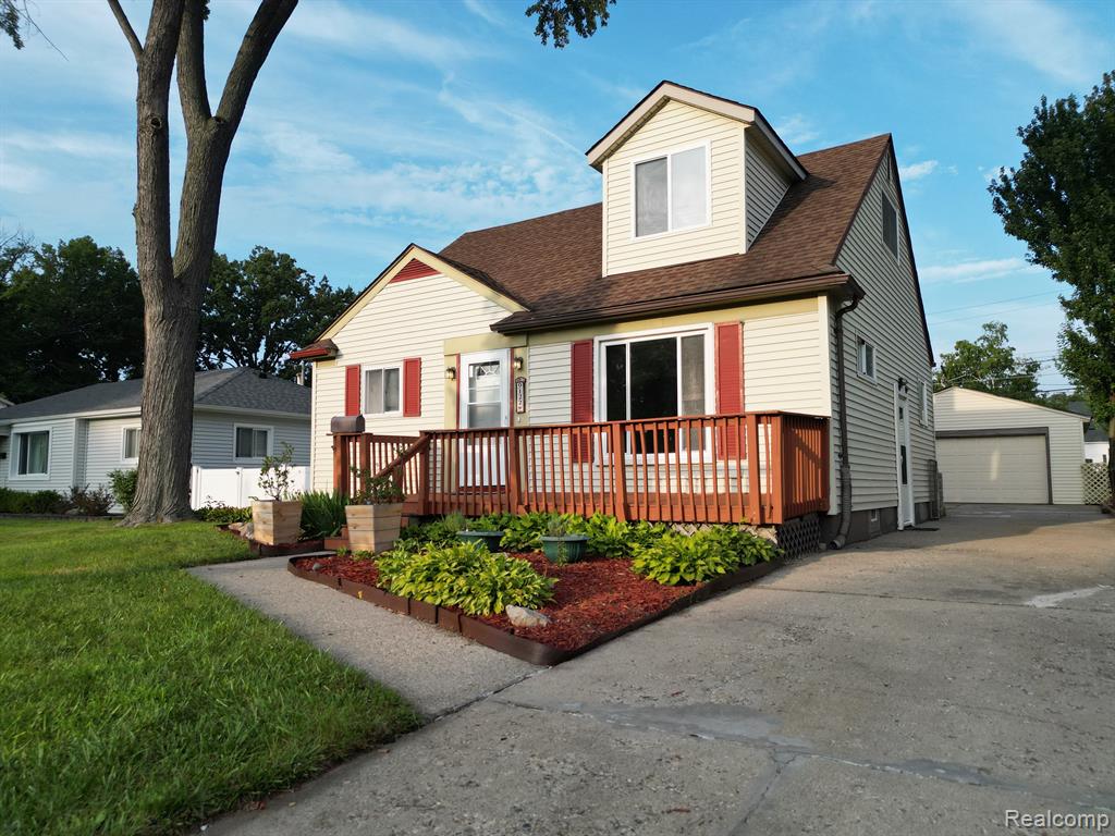 Oporto St, Livonia, MI 48150 #1