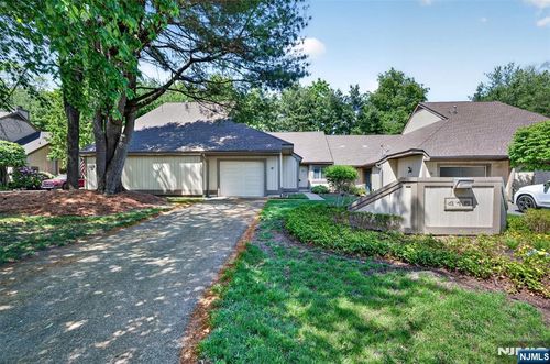 416b-416 Bromley Pl, Wyckoff, NJ, 07481-1534 | Card Image