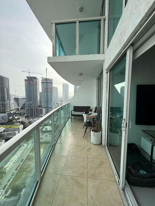 1708-41 Se 5th St, Miami, FL, 33131-2529 | Card Image