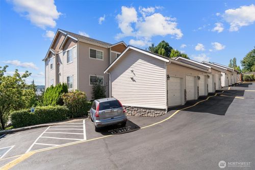 apt-c202-8808 Redmond Woodinville Rd Ne, Redmond, WA, 98052-7614 | Card Image