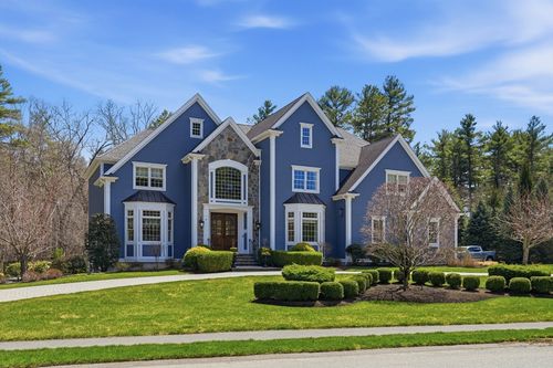 9 Ross Ln, Middleton, MA, 01949-1418 | Card Image