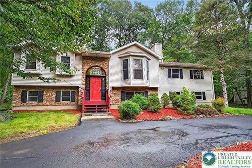 338 Fernwood Dr, East Stroudsburg, PA, 18301-6638 | Card Image