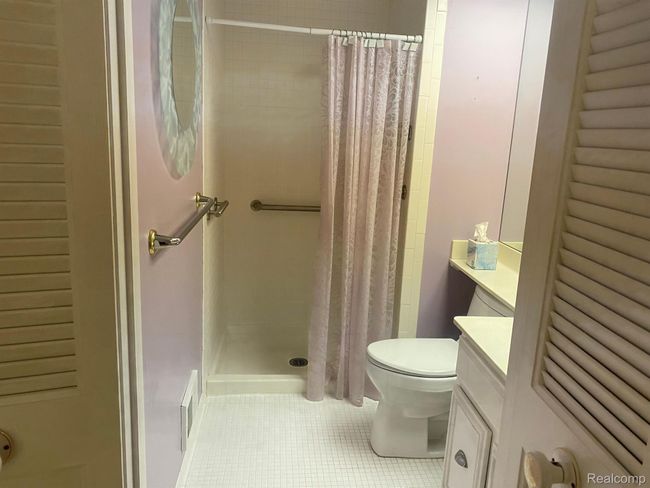 Primary bathroom | Image 9