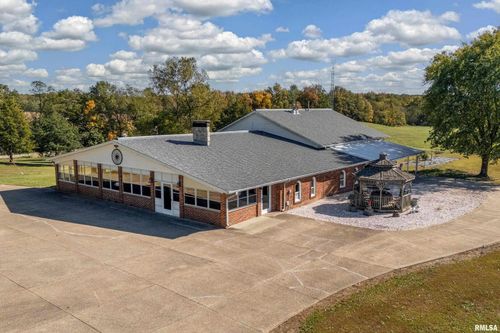 6694 Shamrock Rd, Tamaroa, IL, 62888-2149 | Card Image