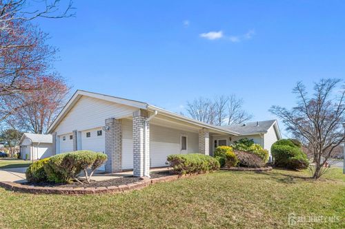 375-C Duranta Plz, Monroe Township, NJ, 08831-7651 | Card Image