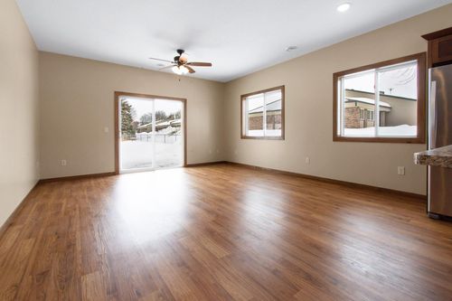 411 Bullis St, Kenyon, MN, 55946-1124 | Card Image