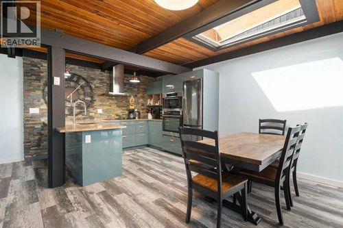 705-11010 Bonaventure Dr Se, Calgary, AB, T2J3A8 | Card Image
