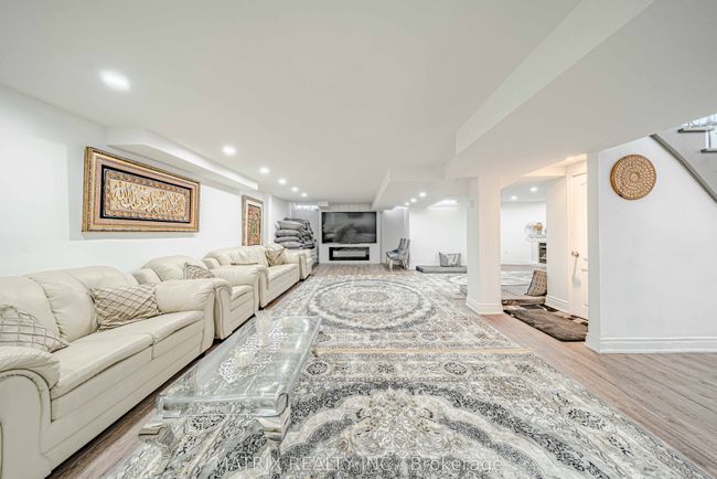 2396 Southcott Rd, House other with 4 bedrooms, 4 bathrooms and 6 parking in Pickering ON | Image 44