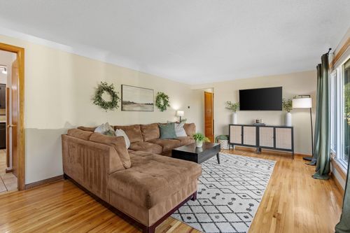 12611 Monterey Ave S, Savage, MN, 55378-1521 | Card Image