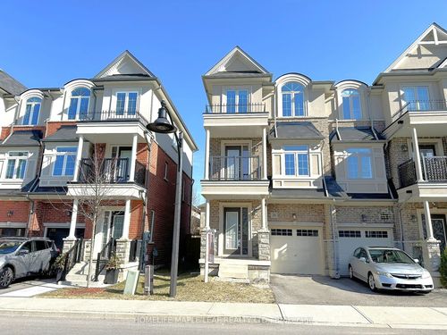 26 Borers Creek Cir, Hamilton, ON, L8B1W3 | Card Image