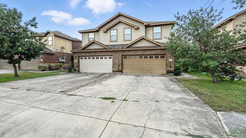 957/959 Floating Star, New Braunfels, TX, 78130 | Card Image