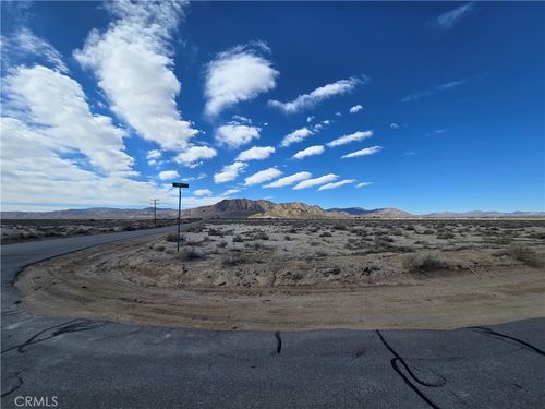1 North Side, Lucerne Valley, CA, 92356 | Card Image