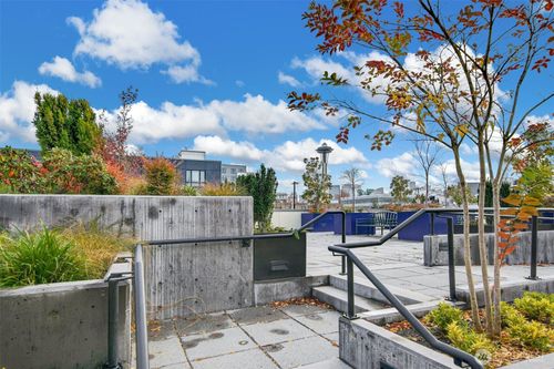 apt-212-17 W Mercer St, Seattle, WA, 98119-5910 | Card Image
