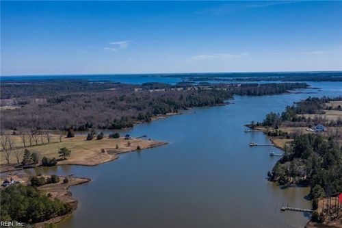 40-76 Featherbed Ln, Gloucester, VA, 23061 | Card Image