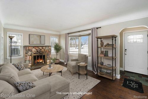 315 Clark Rd, Highland, MI, 48357-4701 | Card Image