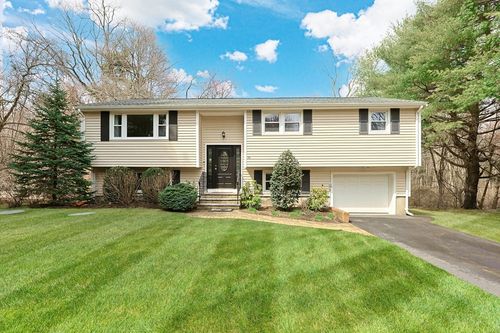 26 Beaver Brook Rd, Sharon, MA, 02067-1041 | Card Image