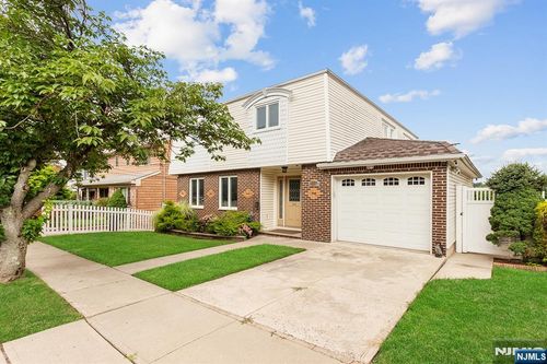 111 Park Pl, Kearny, NJ, 07032-1638 | Card Image