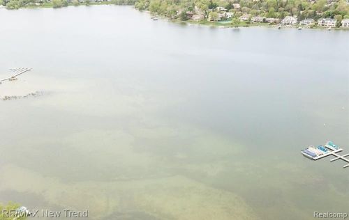 0000 Putnam Dr, West Bloomfield, MI, 48323 | Card Image