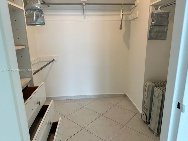 APT-811 - 5401 Collins Ave, Condo with 2 bedrooms, 2 bathrooms and null parking in Miami Beach FL | Image 29