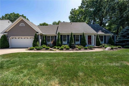 389 Jaycox Rd, Avon Lake, OH, 44012-2113 | Card Image