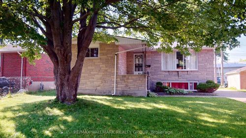 730 Dempster Dr, Gananoque, ON, K7G2E7 | Card Image