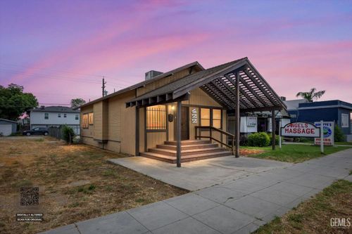 422 Chester Avenue, Bakersfield, CA, 93301 | Card Image