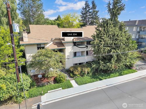 apt-304-3024 Ne 143rd St, Seattle, WA, 98125-3559 | Card Image