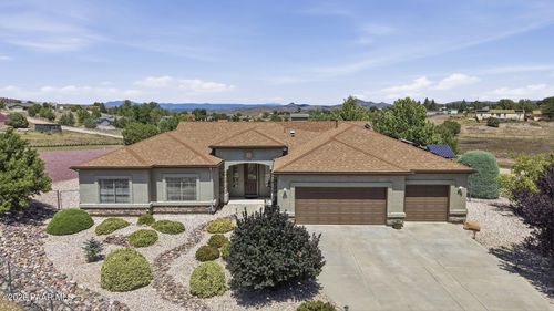 2270 W Grey Fox Cir, Chino Valley, AZ, 86323-8923 | Card Image