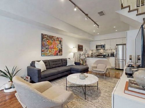 42-6 Wellesley Pl, Toronto, ON, M4Y3E1 | Card Image