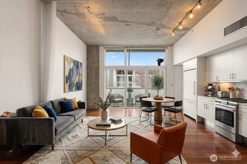 c341-501 Roy St, Seattle, WA, 98109-4270 | Card Image