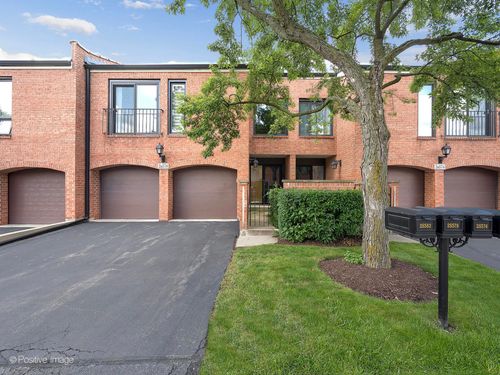 578-2S578 Patrick Henry Sq, Oak Brook, IL, 60523-1087 | Card Image