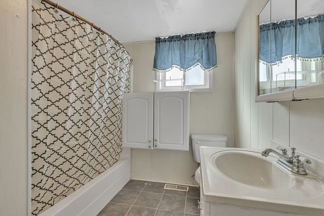 1st Fl. Apt. | Image 9