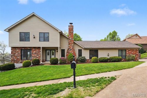 5022 Amber Place Dr, Saint Louis, MO, 63128-4002 | Card Image