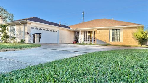 5702 Arncliffe Dr, Houston, TX, 77088-4310 | Card Image