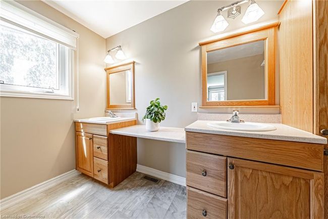 6 Iris Crt, House other with 7 bedrooms, 4 bathrooms and 13 parking in Carlisle ON | Image 25