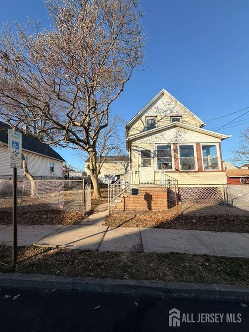 57 Charles St, Carteret, NJ, 07008-3146 | Card Image