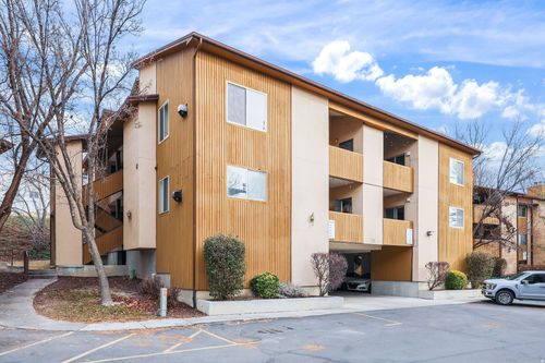 9153 S Jefferson Pl, Sandy, UT, 84070-6612 | Card Image