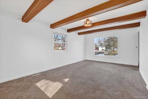 1926 Kilbourn Ave, Owosso, MI, 48867-3935 | Card Image