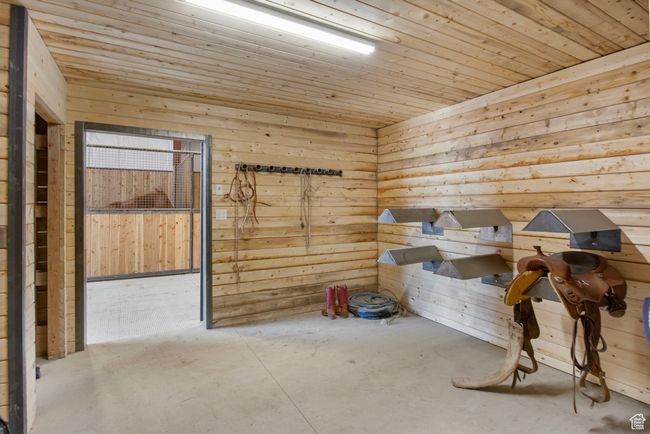 View of stable | Image 15