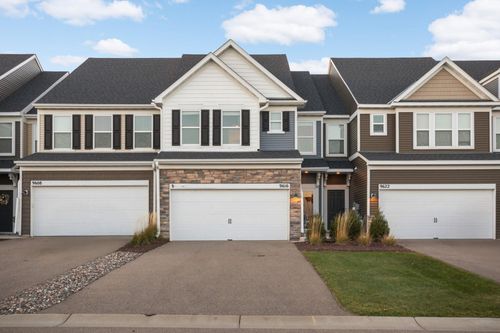 9616 4th St N, Lake Elmo, MN, 55042-4523 | Card Image