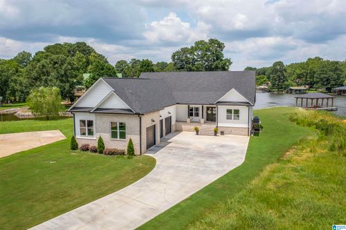 312 Camden Cove Pt, Gadsden, AL, 35903-3685 | Card Image