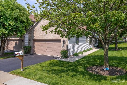 111 Fawn Ln, Elgin, IL, 60120-7313 | Card Image