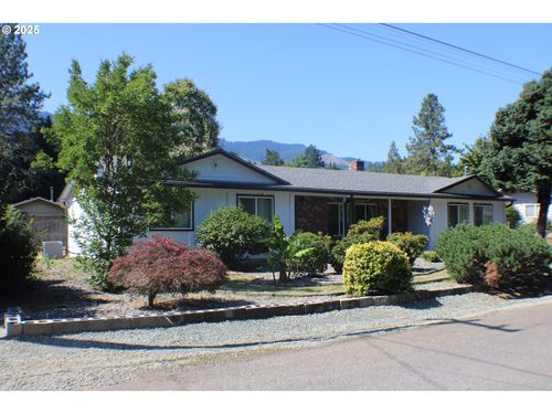 271 Sunset Dr, Canyonville, OR, 97417-8774 | Card Image