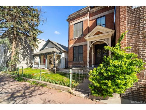 2322 Arapahoe St, Denver, CO, 80205-2613 | Card Image