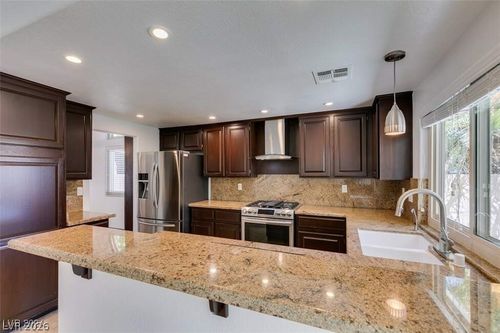 240 Honeywood St, Henderson, NV, 89074-5232 | Card Image