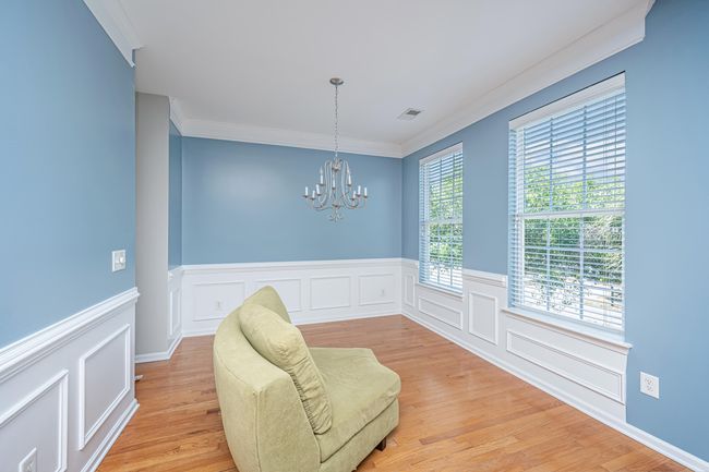 Formal Dining room | Image 10
