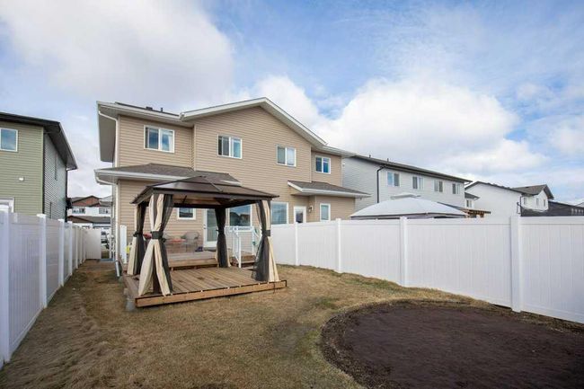 51 Iron Gate Boulevard, Home with 3 bedrooms, 2 bathrooms and 2 parking in Sylvan Lake AB | Image 5